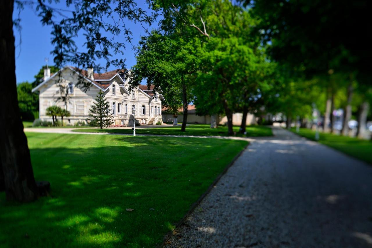 Chateau Maucaillou Bed & Breakfast Moulis-en-Medoc Exterior photo